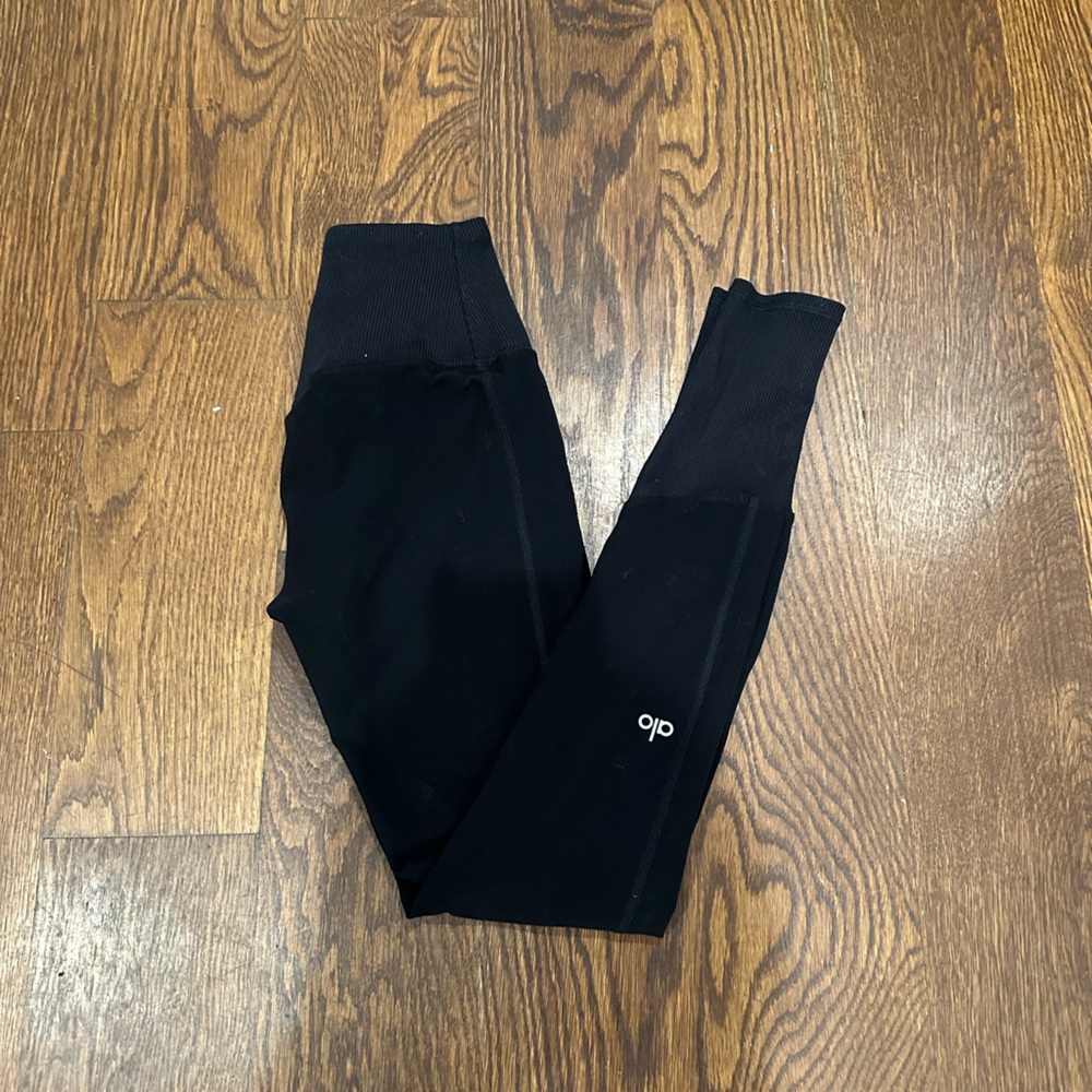 ALO Yoga Black Leggings Stretchy Athletic Bottoms